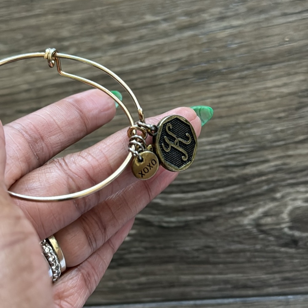 K Bracelet - Picture 6 of 6